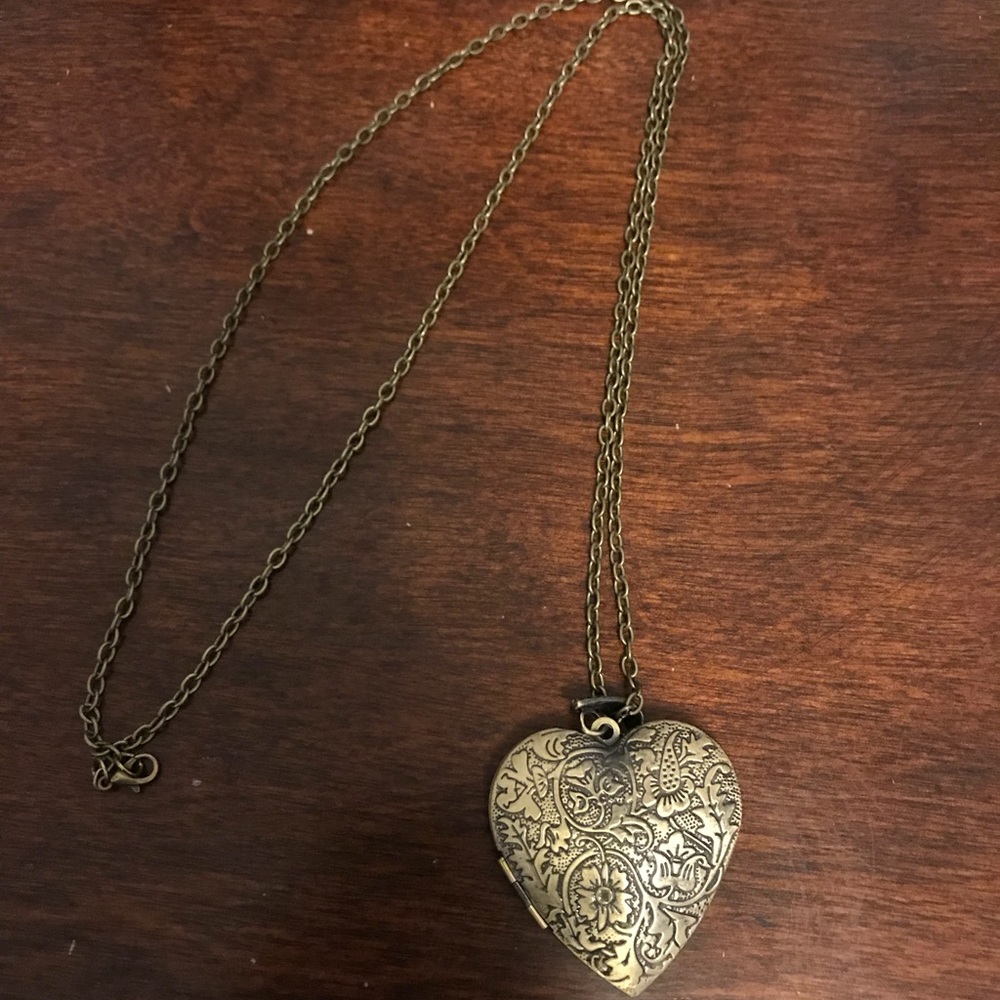 Heart Locket w/ Long Chain